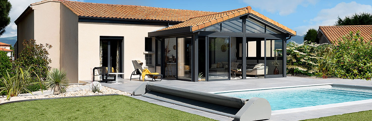 comparez les prix des extensions verrières et trouvez la meilleure offre pour transformer votre espace avec lumière et design.