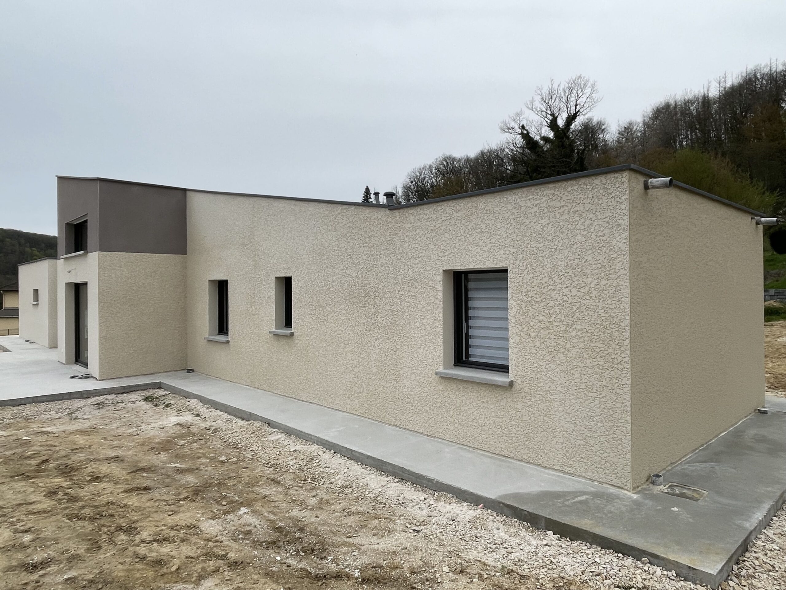 façadier à amiens : des experts qualifiés pour restaurer, nettoyer et embellir votre façade, redonnant vie et éclat à votre bâtiment.