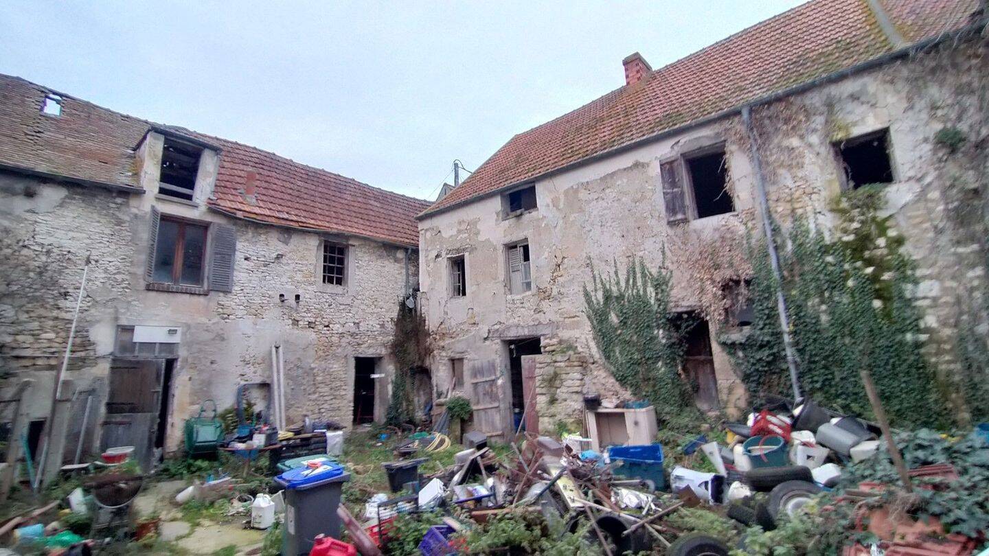 découvrez une ferme à rénover idéalement située près de paris, offrant un potentiel unique pour un projet de rénovation et un cadre de vie paisible à proximité de la capitale.