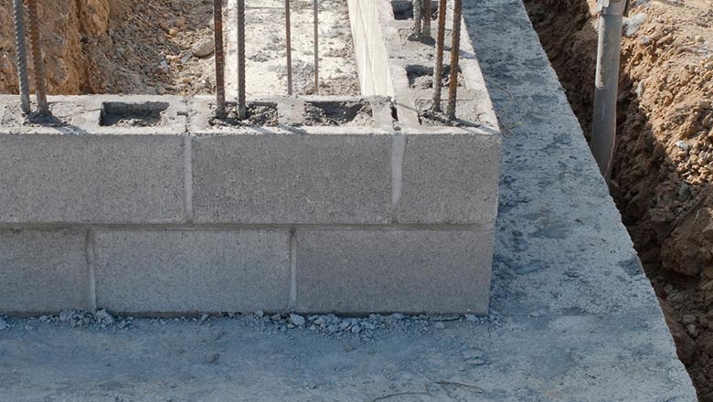 découvrez tout ce qu'il faut savoir sur les fondations de maison : types, étapes de construction et conseils pour assurer la stabilité et la durabilité de votre habitation.