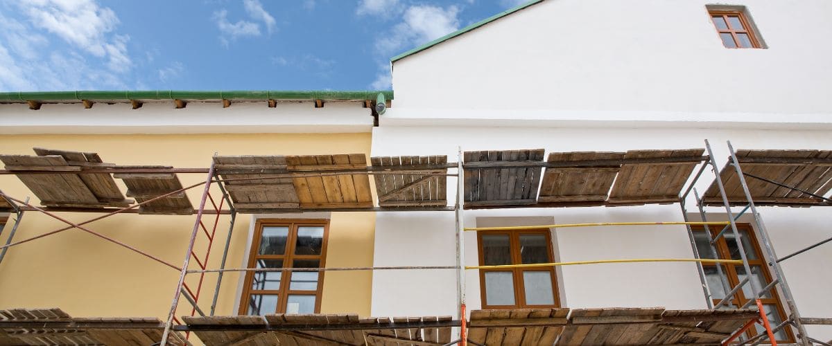 découvrez la fréquence idéale pour réaliser le ravalement de votre façade afin de préserver l'esthétique et la protection de votre bâtiment.