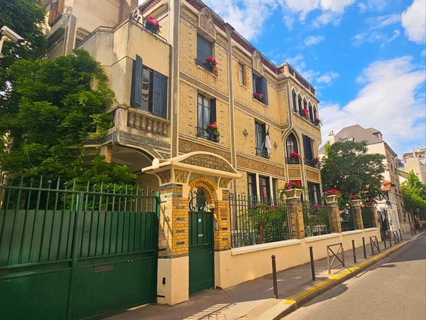 découvrez le hameau boileau à paris, un quartier d’exception alliant charme, élégance et authenticité au cœur de la capitale.
