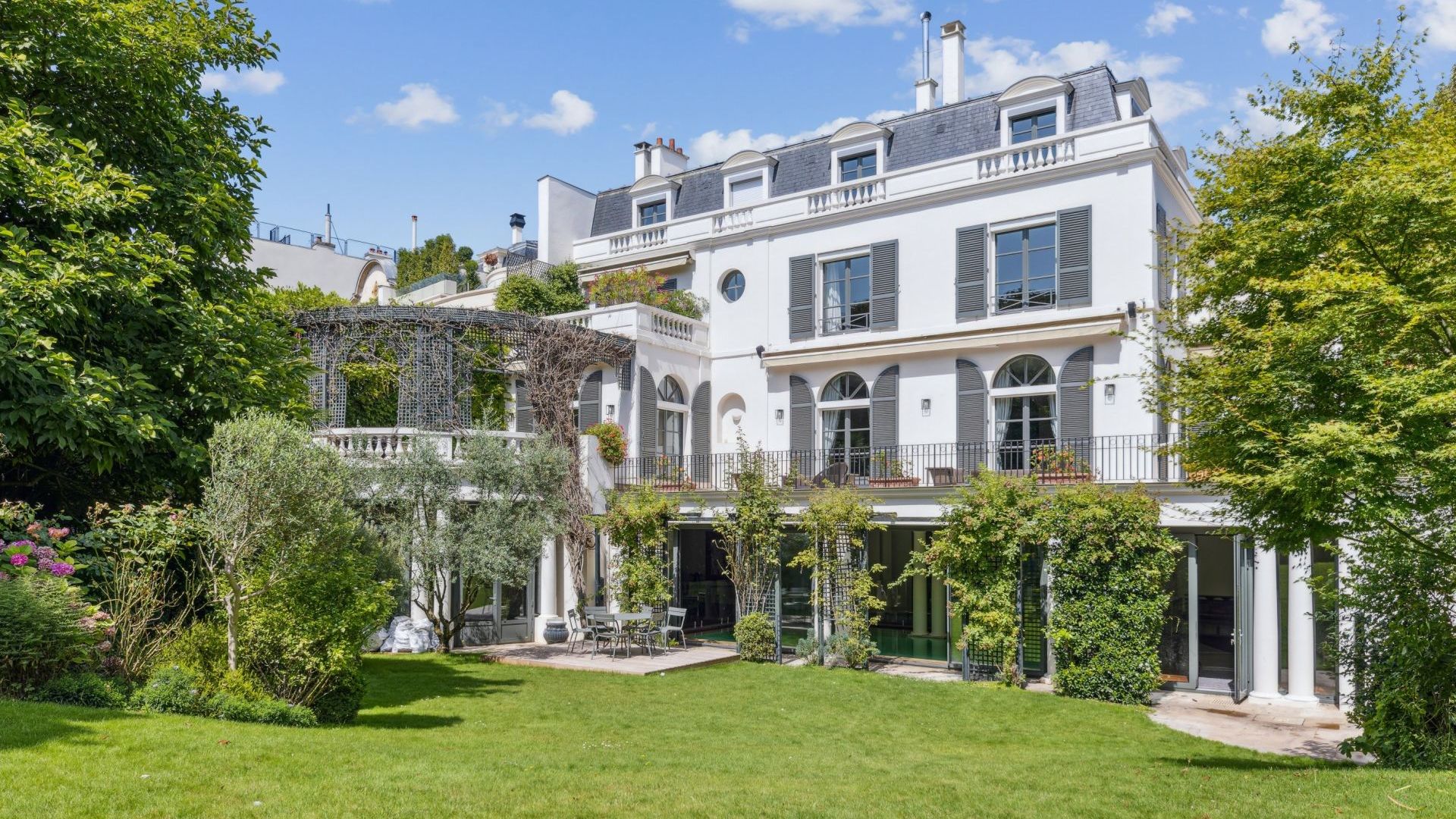 découvrez des biens immobiliers d’exception à paris alliant luxe, charme et emplacement privilégié pour une expérience unique.