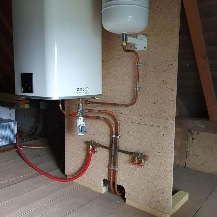 installation de ballon d'eau chaude pour un confort optimal à domicile. profitez d'une eau chaude fiable et économe, adaptée à vos besoins.