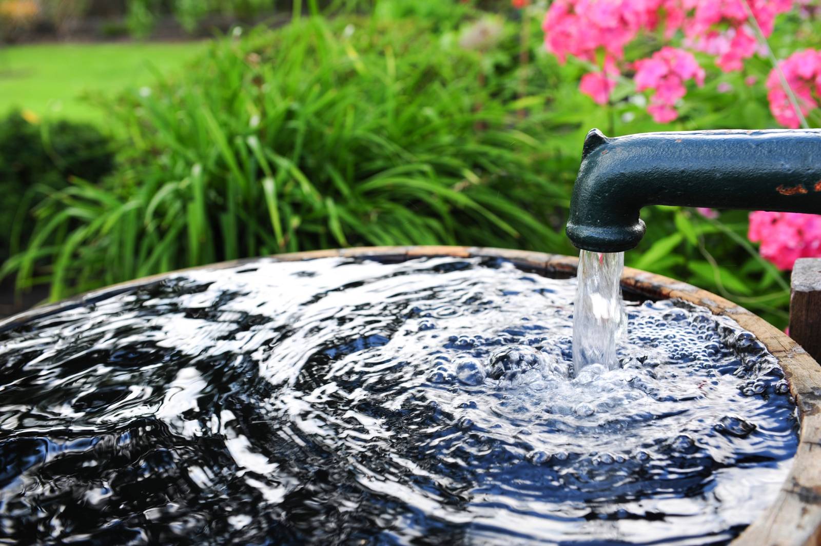 découvrez les avantages de l'installation d'un puits et suivez les étapes clés pour réussir votre projet d'approvisionnement en eau autonome.