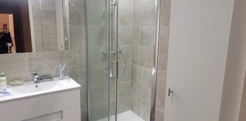 service professionnel d'installation de salle de bains à vincennes. conception, rénovation et pose d'équipements pour une salle de bains moderne et fonctionnelle.