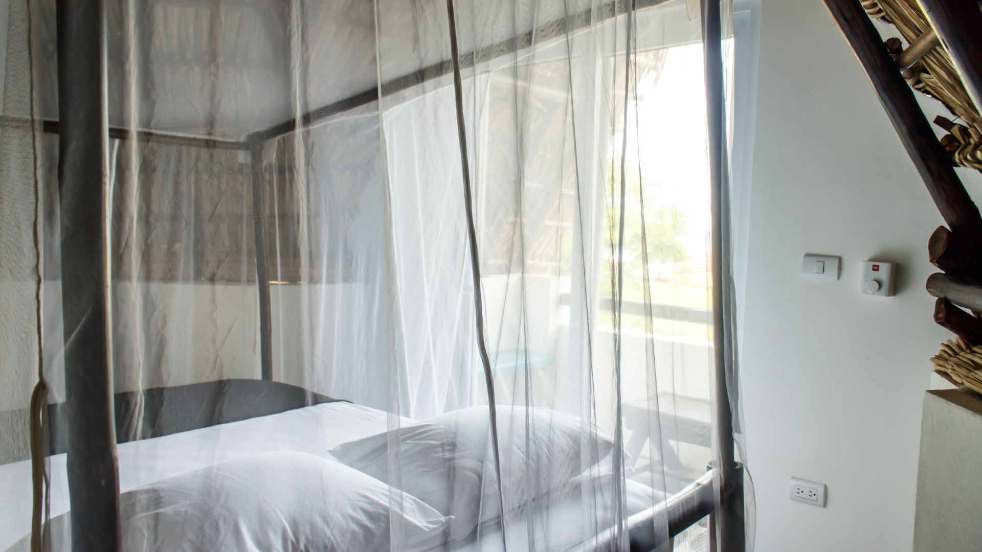 découvrez notre guide pratique pour installer une moustiquaire facilement et protéger votre maison des insectes. suivez nos conseils étape par étape pour une pose réussie.