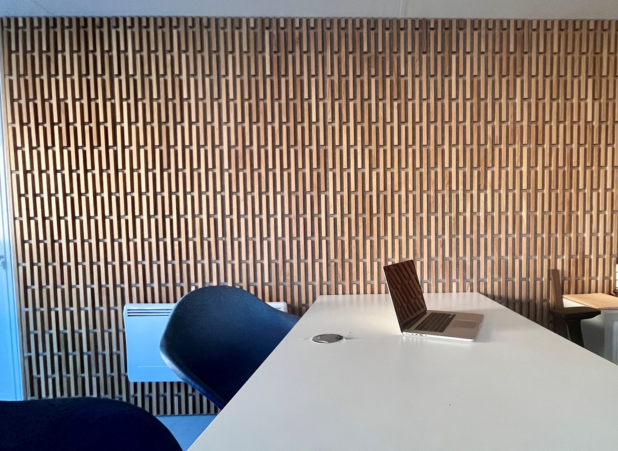 découvrez des solutions efficaces d'isolation phonique pour un confort sonore optimal dans votre maison ou bureau. réduisez les nuisances sonores et améliorez votre bien-être au quotidien.