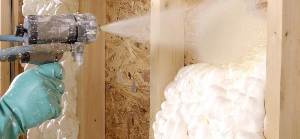 découvrez les techniques d'isolation projetée et nos conseils pratiques pour améliorer l'efficacité énergétique de votre habitation.