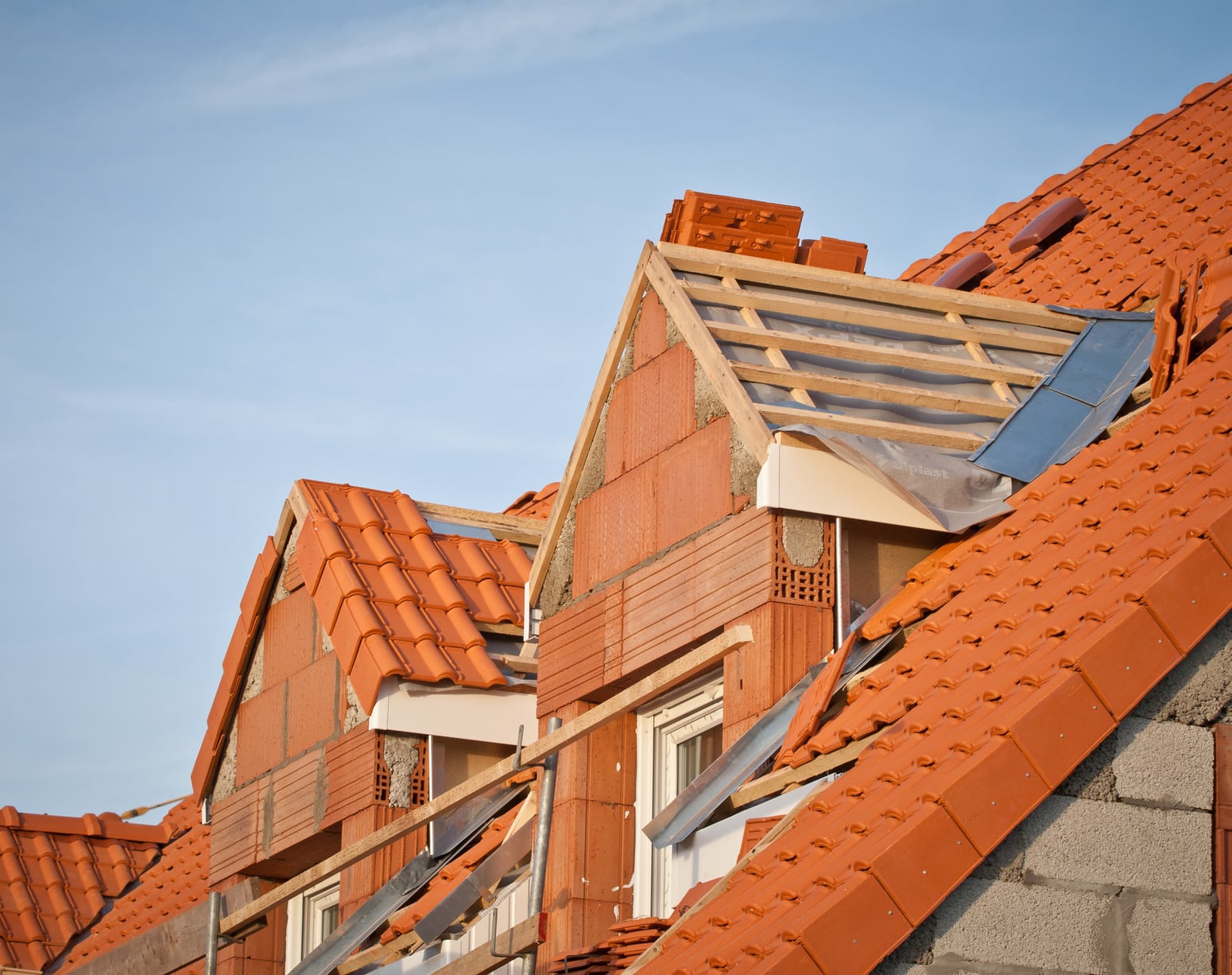 découvrez les différentes solutions pour une lucarne de toit et leurs prix afin de choisir l'option adaptée à votre projet de rénovation ou construction.