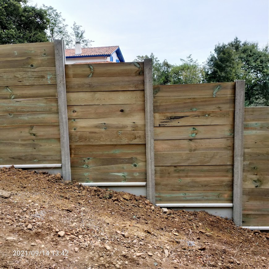 découvrez nos services professionnels de maçonnerie et pose de clôtures à mimizan. qualité, savoir-faire et conseils personnalisés pour vos projets de construction et d'aménagement extérieur.