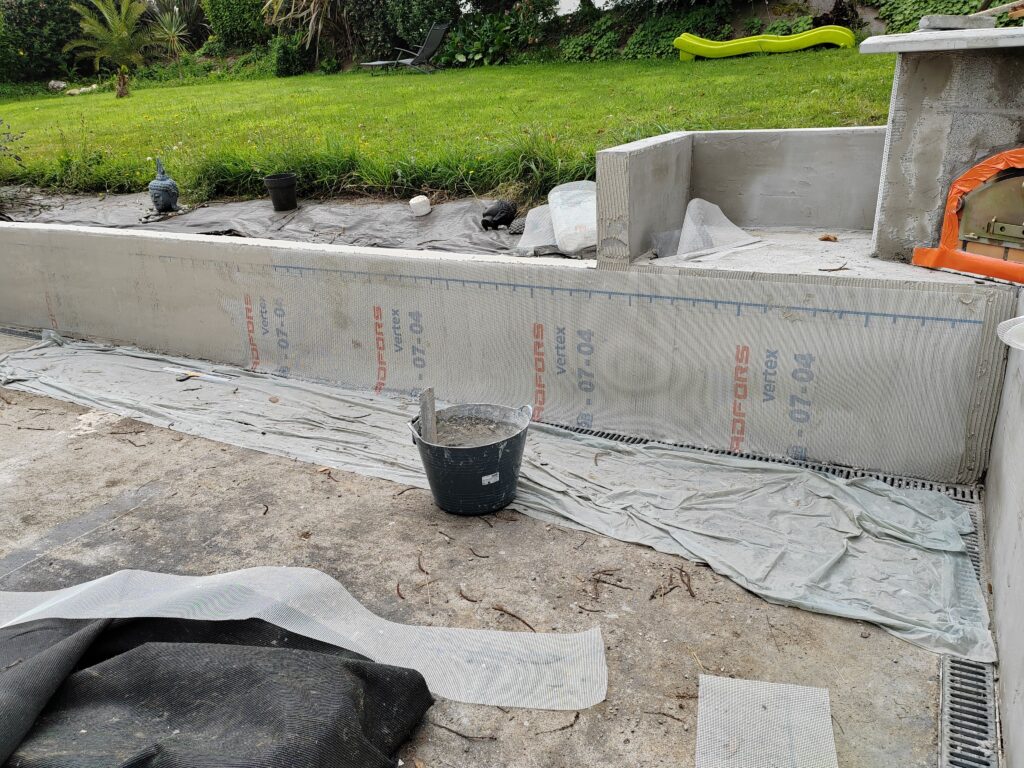 maçon à quimperlé, expert en travaux de construction et rénovation. qualité, savoir-faire et fiabilité pour tous vos projets de maçonnerie.