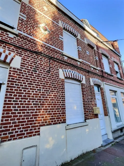 découvrez une maison à rénover à paris ou lille, idéale pour créer un espace personnalisé selon vos envies. opportunité unique pour investisseurs et particuliers cherchant à réhabiliter un bien immobilier.