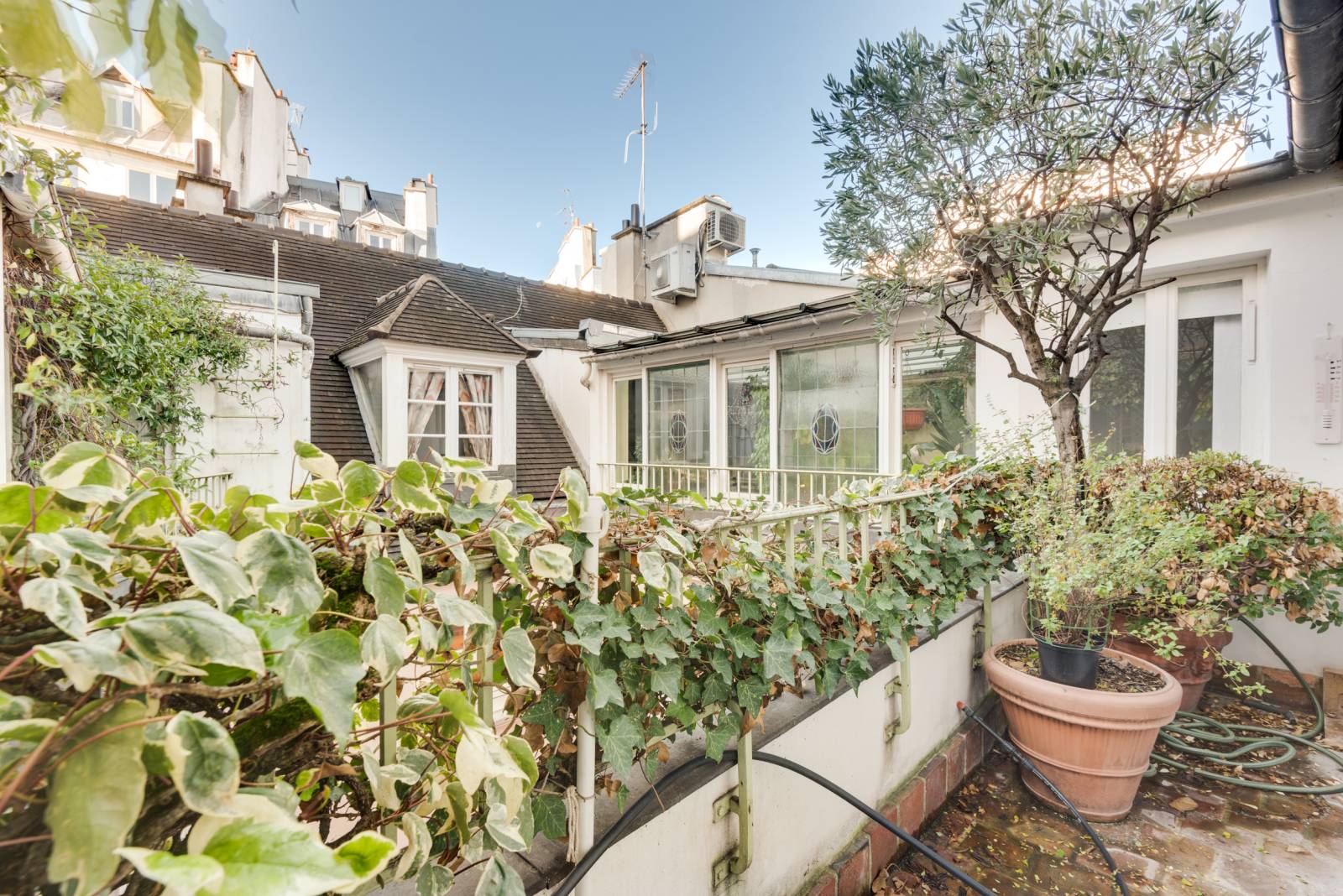 découvrez une maison ancienne à rénover près de paris, idéale pour réaliser votre projet immobilier et créer un espace de vie unique à proximité de la capitale.