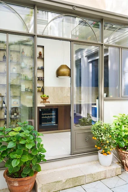 découvrez cette maison ancienne à rénover proche de paris, offrant un fort potentiel pour créer votre résidence idéale dans un cadre privilégié.