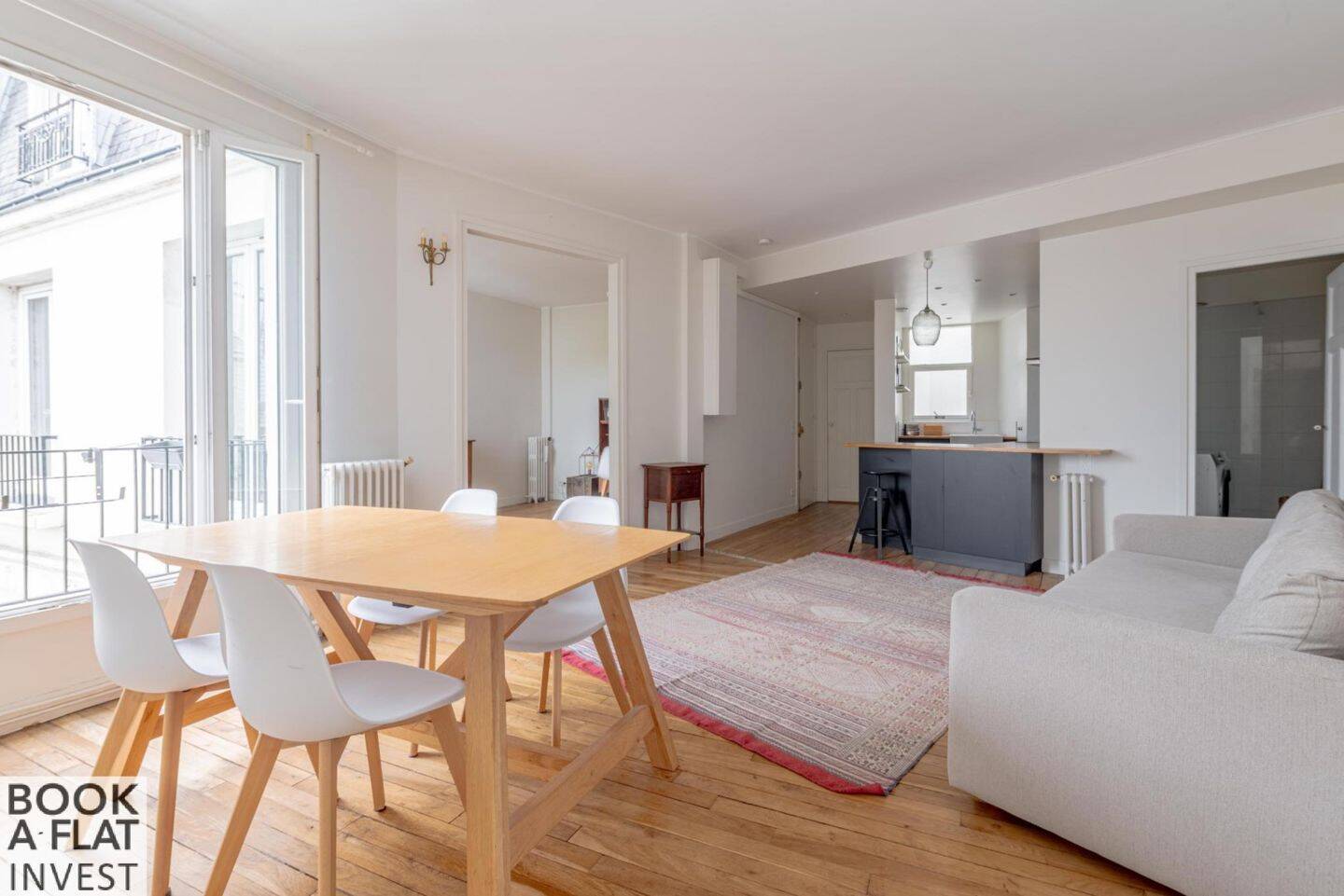 découvrez cette maison plain-pied à rénover dans le 15e arrondissement de paris, une opportunité idéale pour créer votre espace de vie sur mesure au cœur de la capitale.