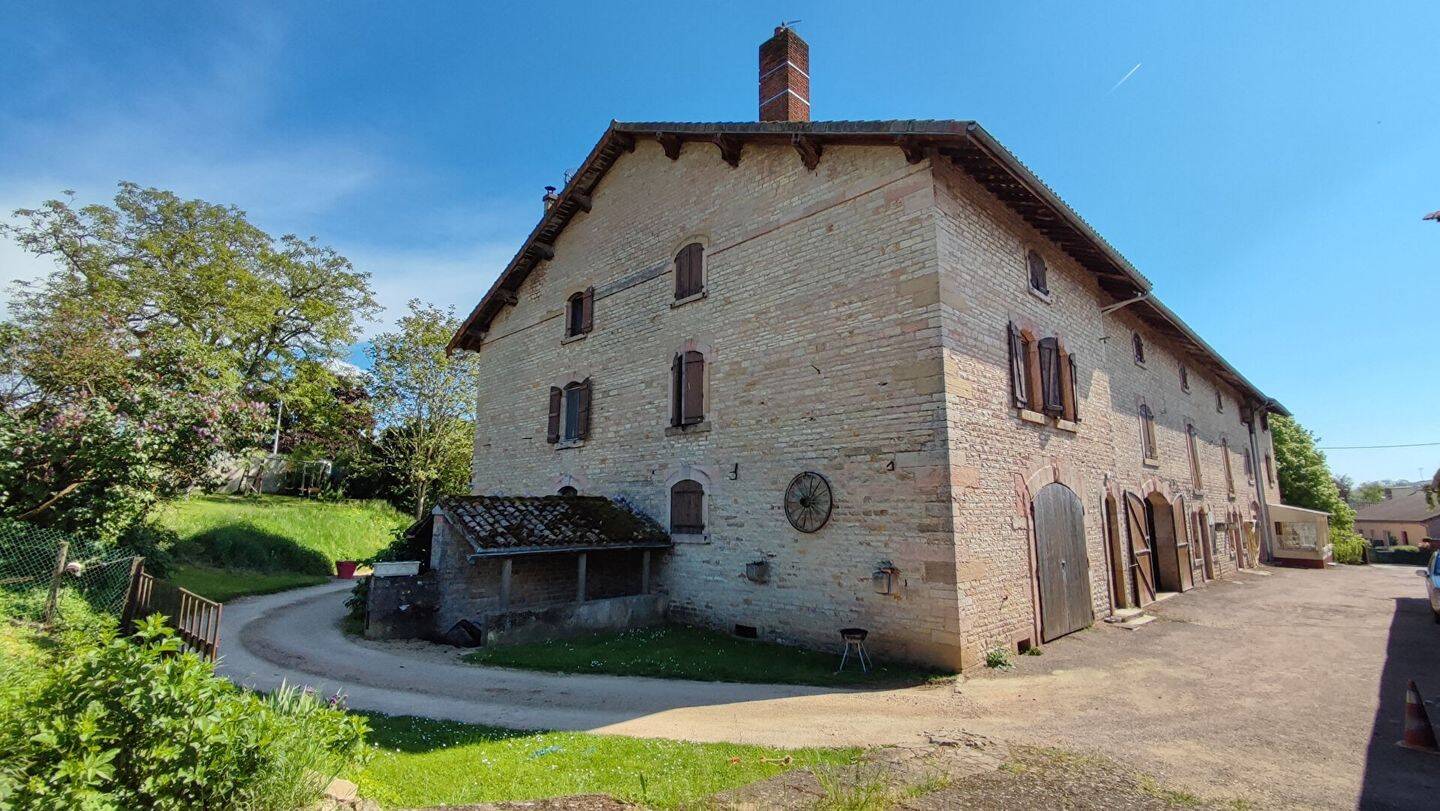 découvrez cette maison de village à rénover près de paris, une opportunité unique pour un projet immobilier en 2025. charmante, bien située, idéale pour un investissement ou une résidence principale.