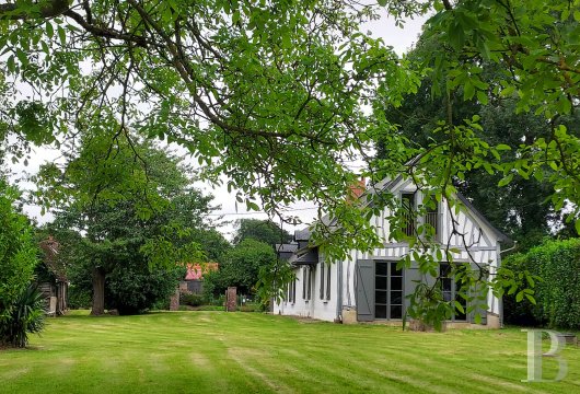 découvrez cette maison de village à rénover près de paris, idéalement située pour un projet immobilier en 2025. opportunité unique pour créer votre maison de rêve à proximité de la capitale.