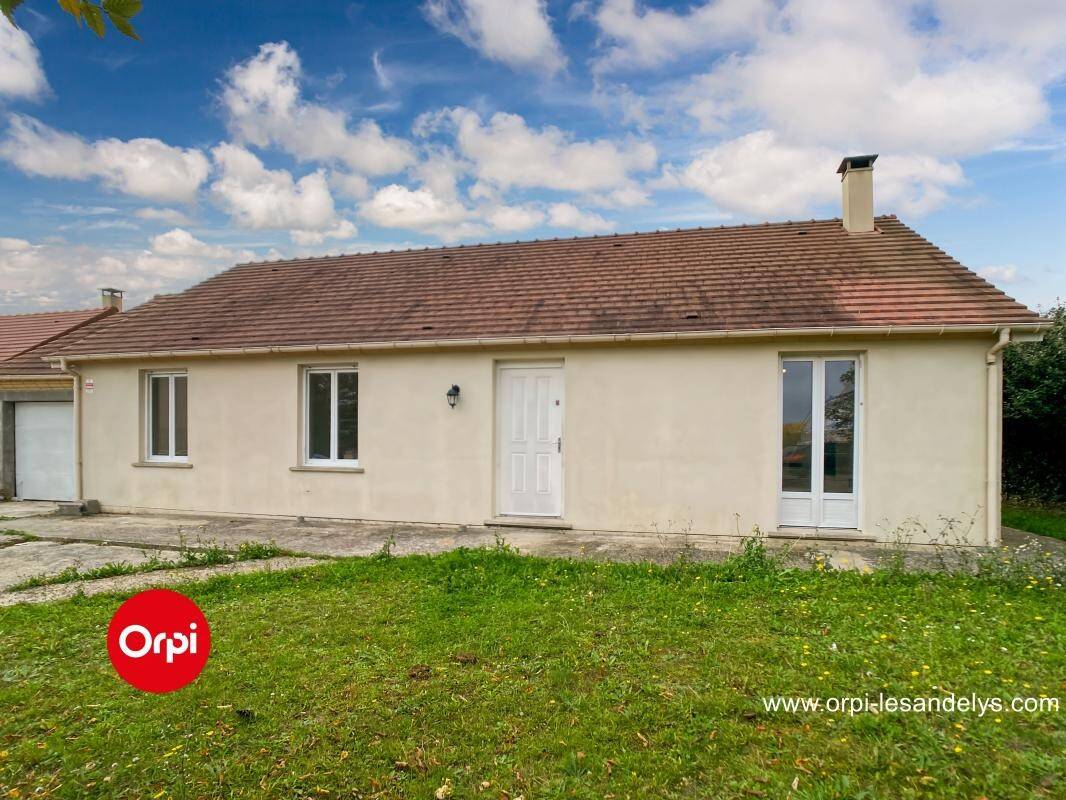 découvrez cette maison de village à rénover proche de paris, idéale pour un projet immobilier personnalisé alliant charme de la campagne et proximité urbaine.