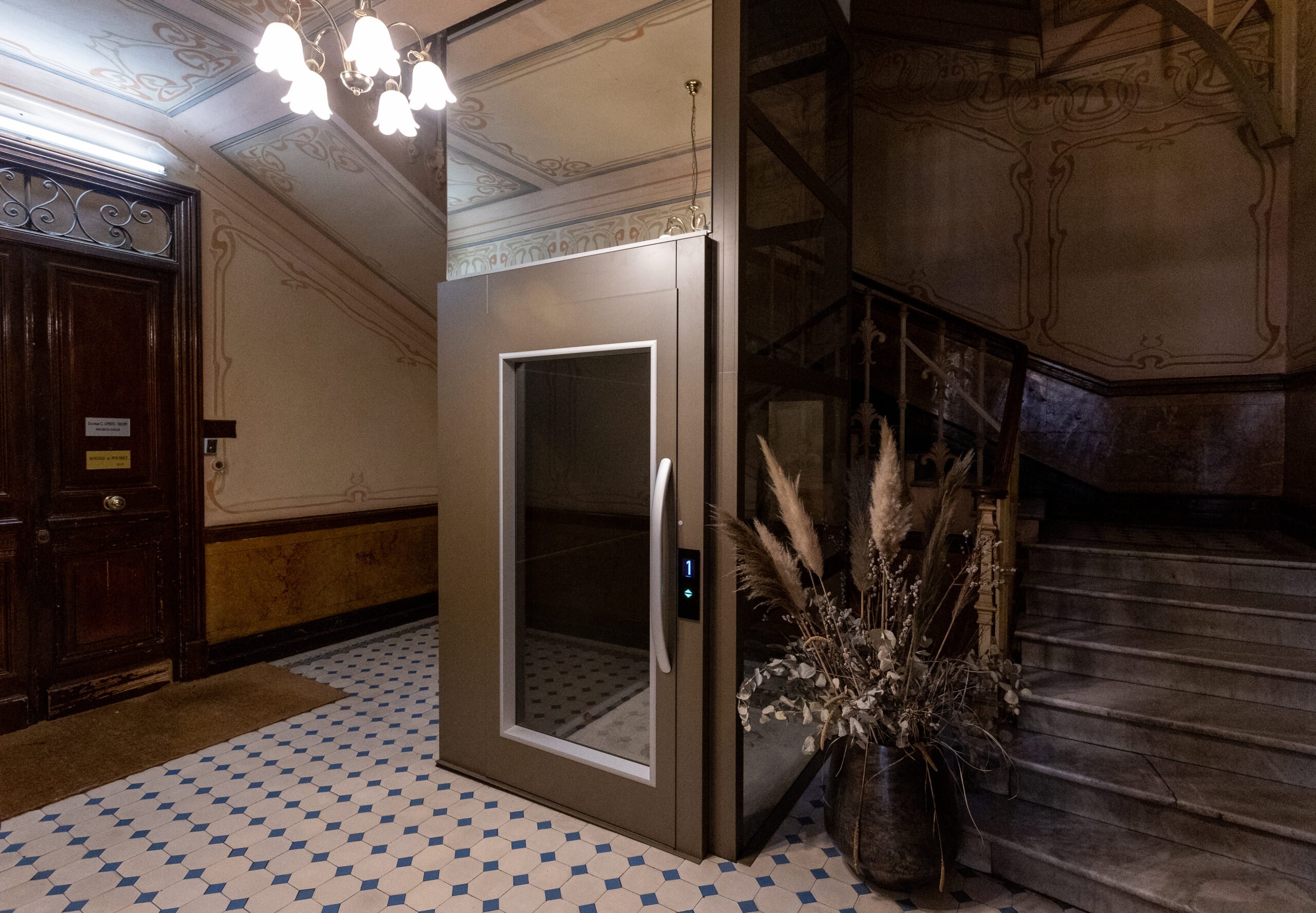 découvrez les meilleures solutions d’ascenseurs et monte-escaliers à noisy, alliant sécurité, confort et innovation pour tous vos besoins de mobilité.