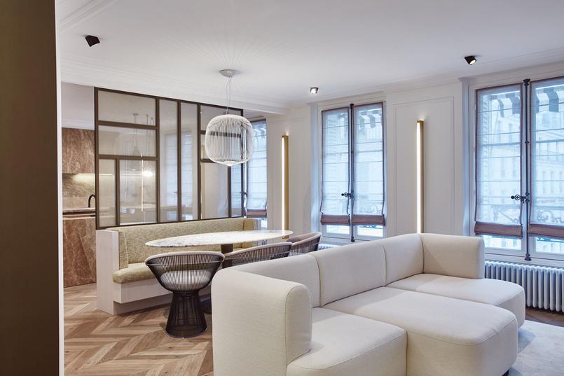 découvrez la métamorphose d'un appartement dans le 16e arrondissement de paris réalisée avec belmard. un projet d'aménagement moderne et élégant alliant confort et style.