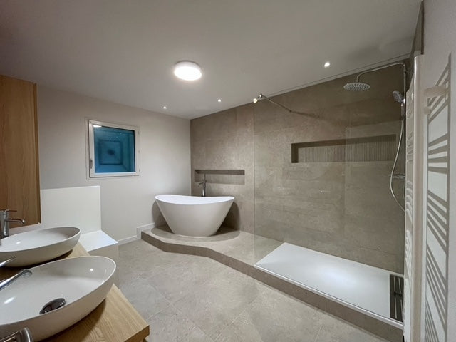 découvrez nos conseils pratiques pour choisir et agencer vos meubles de salle de bain, alliant style et fonctionnalité pour un espace optimisé.