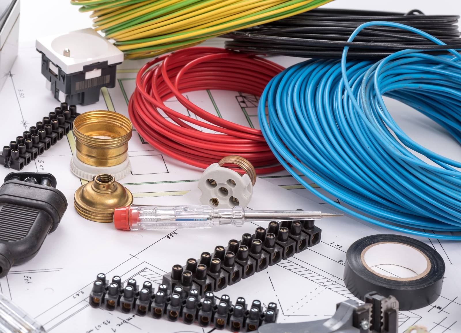 services professionnels de mise aux normes électriques à paris pour garantir la sécurité et la conformité de votre installation électrique.