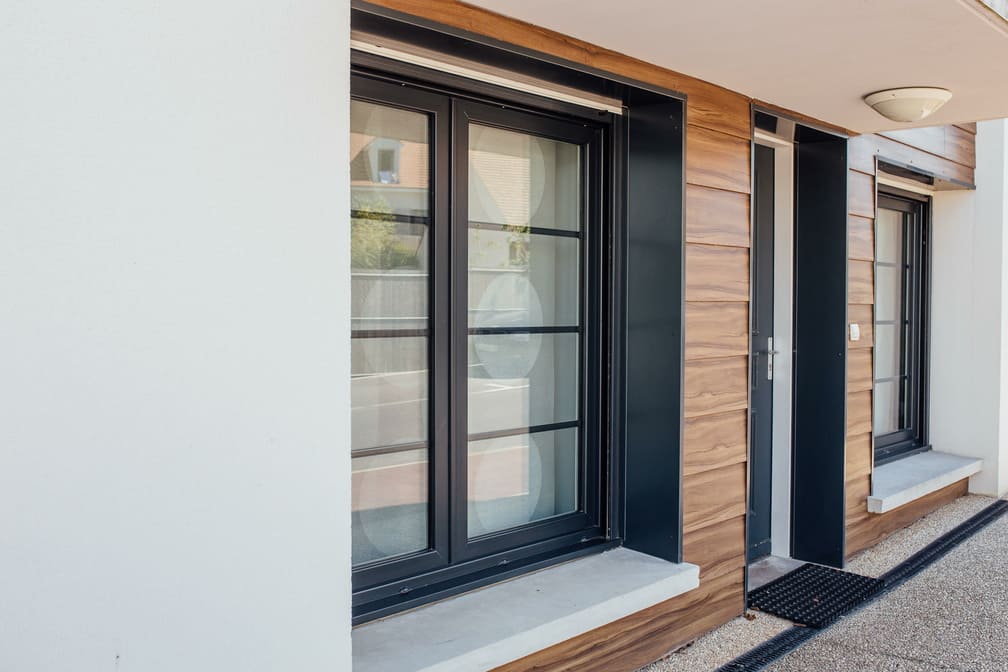 découvrez comment optimiser votre budget pour les travaux de fenêtres avec des conseils pratiques, des astuces d'achat et des solutions économiques adaptées à vos besoins.