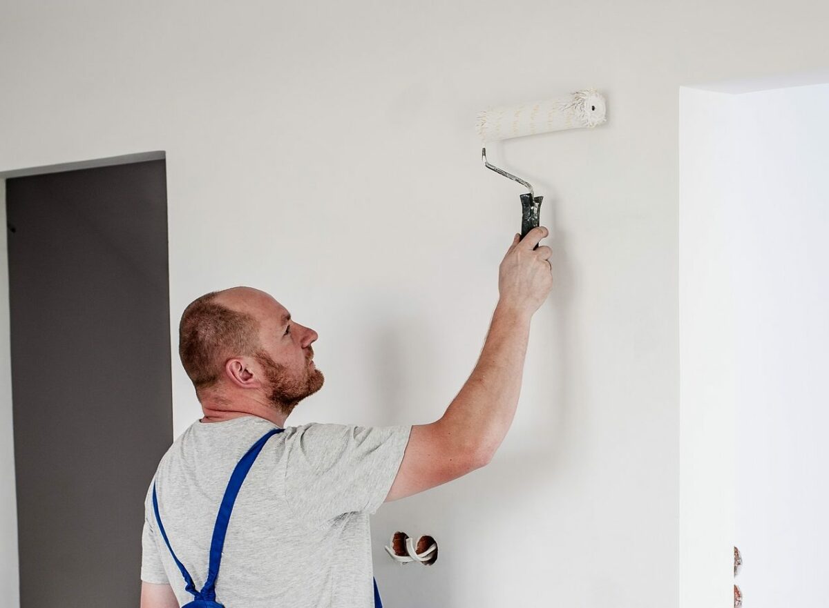 découvrez des astuces et conseils pour choisir un peintre maison économique, alliant qualité et budget maîtrisé pour vos projets de peinture intérieure et extérieure.