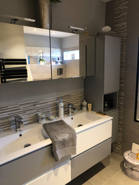 découvrez des idées et plans optimisés pour aménager une salle de bain de 8m², alliant confort, fonctionnalité et design.