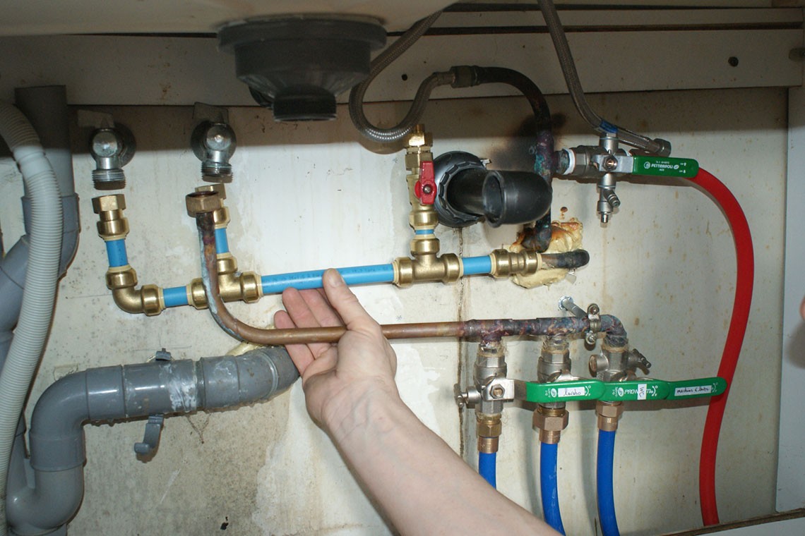 découvrez nos services de plomberie professionnels : installation, réparation et maintenance pour tous vos besoins en plomberie, rapidement et efficacement.