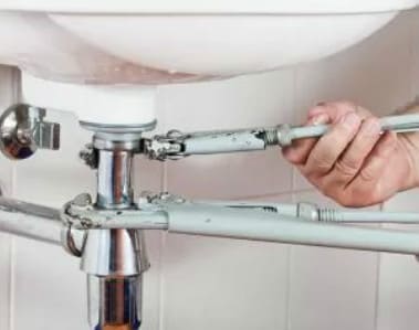 intervention rapide en plomberie pour fuite d'évier à paris 15. dépannage urgent 24/7 pour résoudre vos problèmes de fuite efficacement.