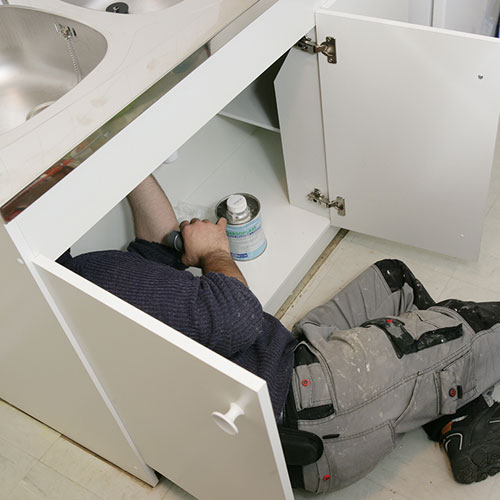 service professionnel de plombier à saverdun et expertise en contrôle technique pour vos installations sanitaires et automobiles. intervention rapide et efficace.