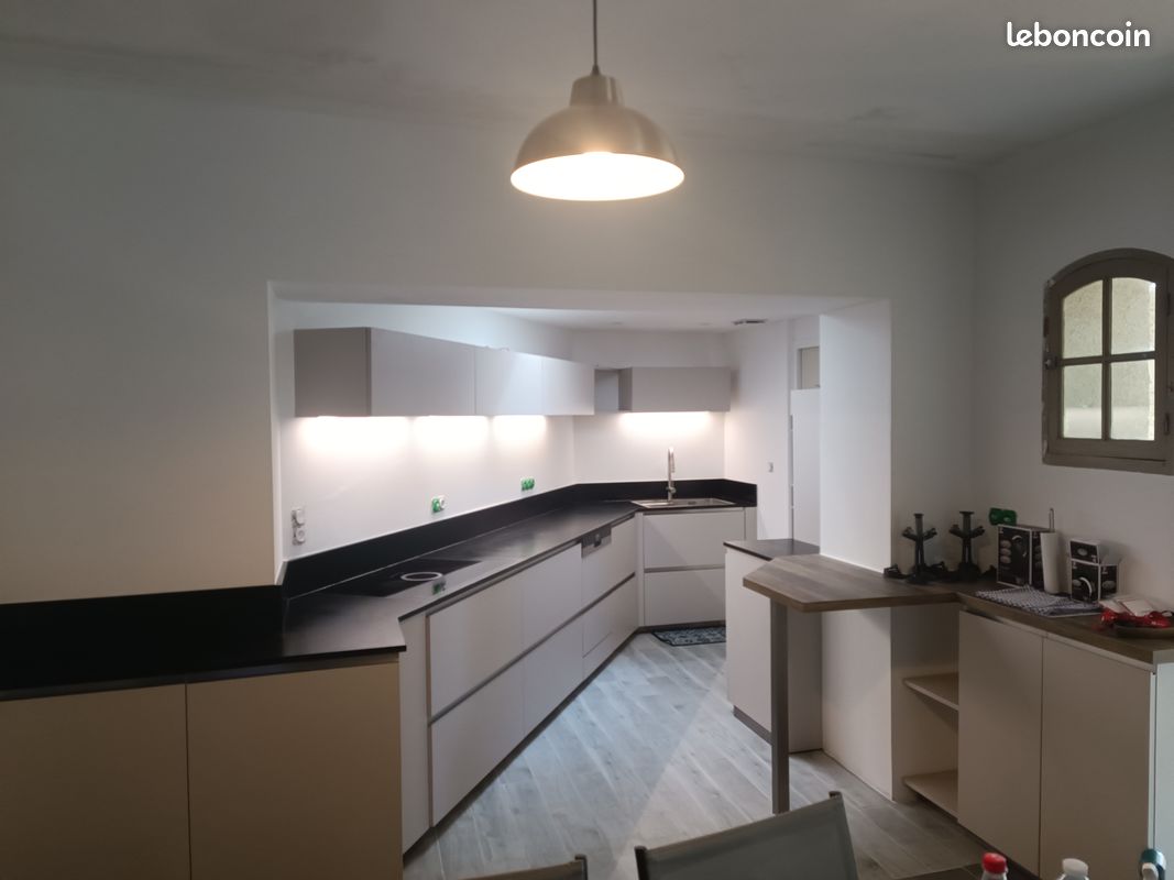 découvrez nos services professionnels de pose de cuisine pour transformer votre espace en un lieu à la fois esthétique et fonctionnel. installation rapide et personnalisée.