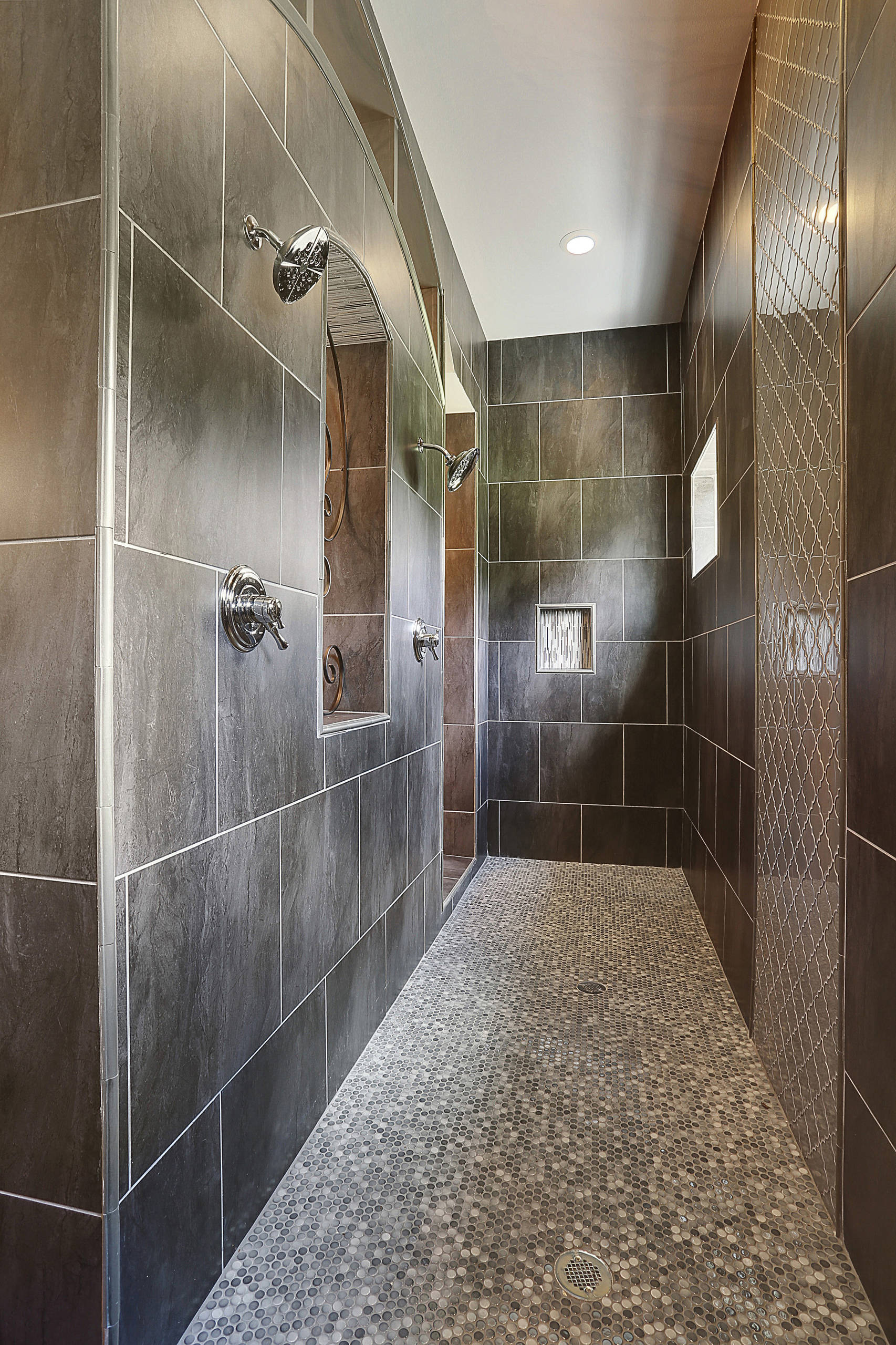 découvrez nos conseils et astuces pour poser une douche à l'italienne lors de votre rénovation, alliant esthétique et fonctionnalité pour une salle de bain moderne.