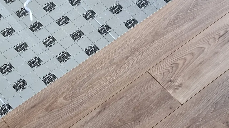 découvrez comment poser du parquet stratifié facilement en 2025 grâce à nos conseils pratiques et astuces simples pour un résultat professionnel.