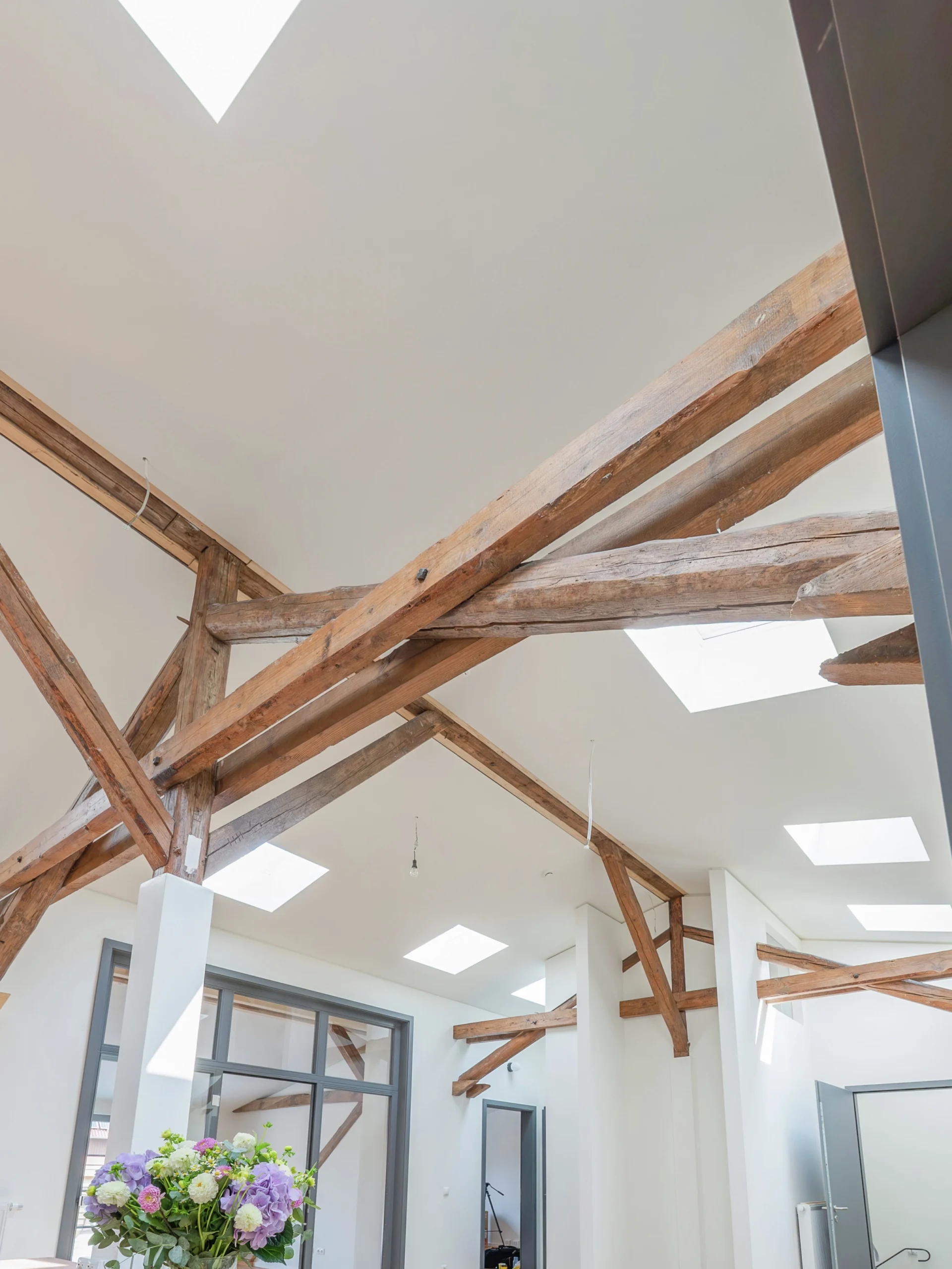 découvrez les prix pour l'aménagement des combles et optimisez votre espace de vie. obtenez des conseils et devis pour tous types de travaux.