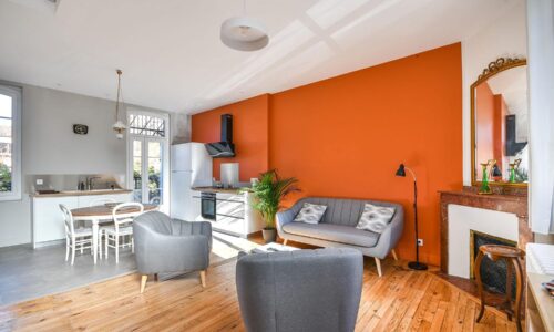 découvrez les tarifs des architectes pour vos projets de rénovation et obtenez un aperçu clair des coûts afin de mieux planifier votre budget.