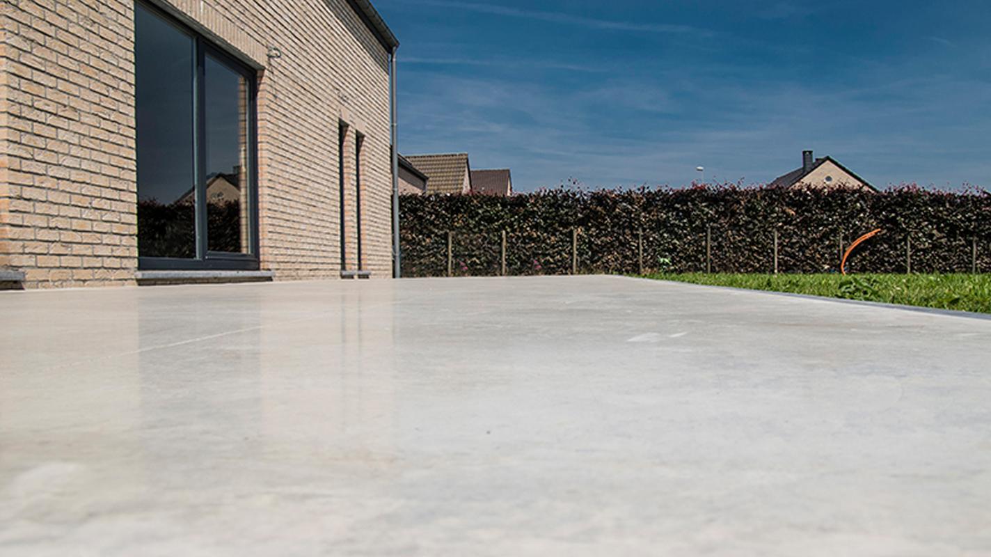 découvrez les prix du béton lissé pour vos aménagements extérieurs et obtenez un rendu esthétique et durable adapté à votre budget.