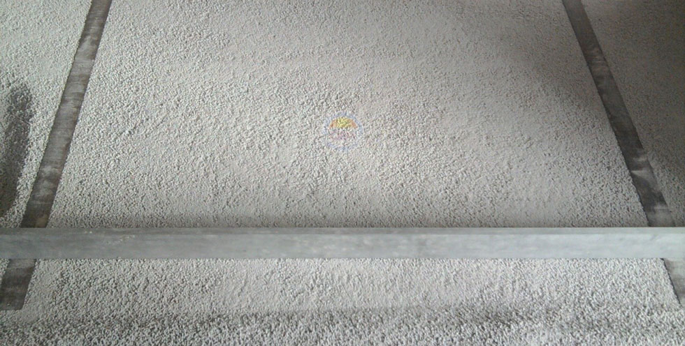 découvrez les tarifs moyens au m² pour la pose d'une chape de terrasse et optimisez votre budget rénovation extérieure.