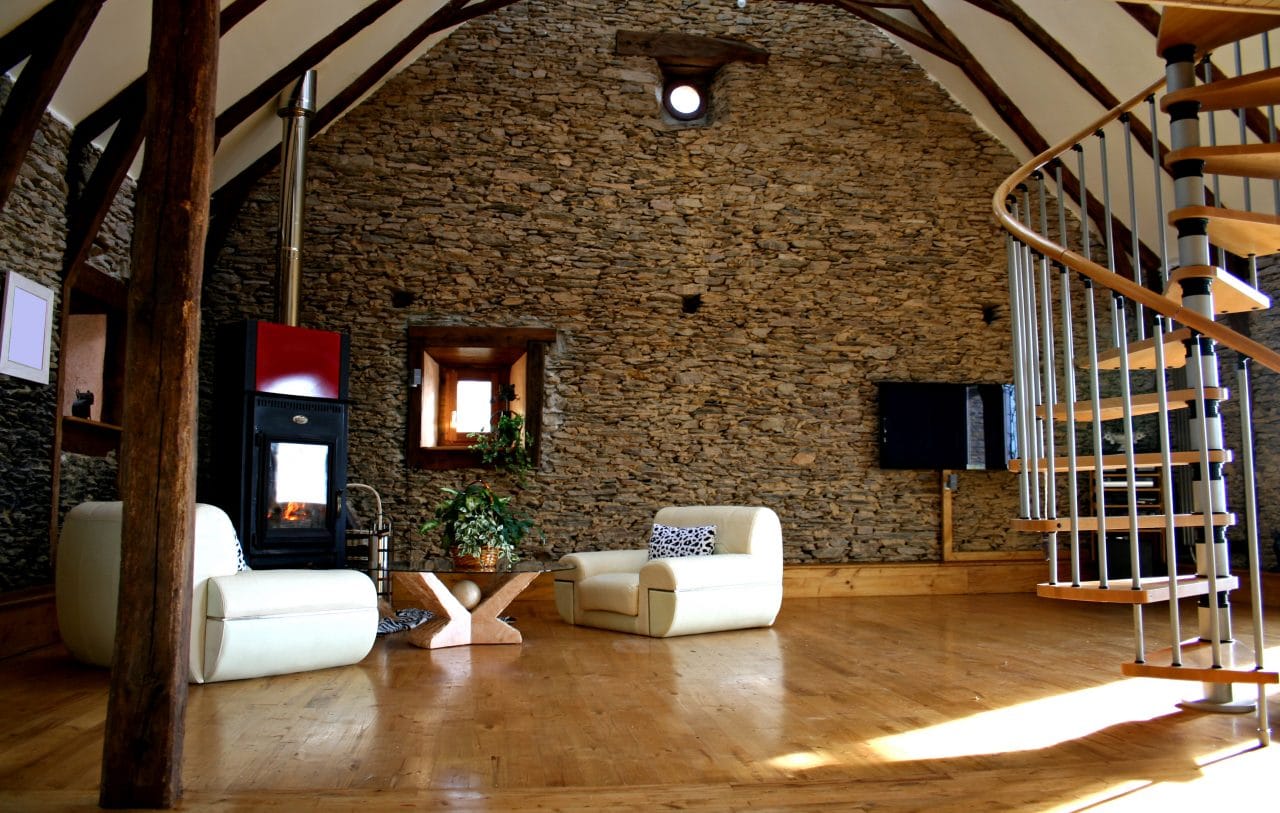 découvrez les prix de construction d'une grange, les facteurs influençant le coût et des conseils pour budgétiser votre projet efficacement.