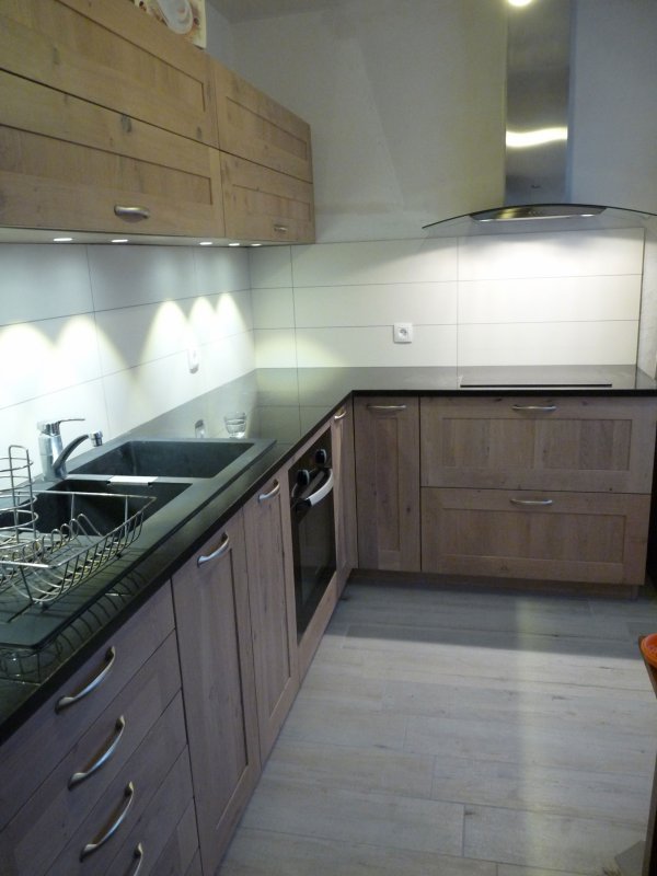 découvrez le prix moyen pour aménager une cuisine de 9m2, avec des conseils pour optimiser votre budget et choisir les meilleurs matériaux.