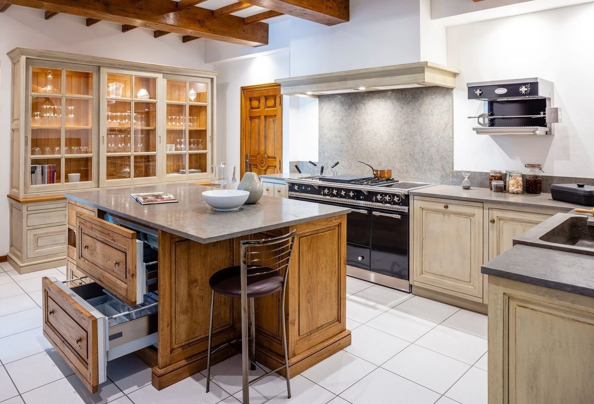 découvrez les prix des cuisines provençales, alliant charme authentique et matériaux de qualité pour un intérieur chaleureux et convivial.