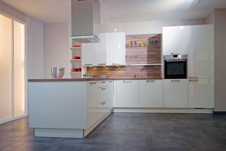 découvrez nos prix compétitifs pour une cuisine sur mesure, alliant design personnalisé et qualité exceptionnelle. obtenez un devis adapté à votre projet dès maintenant.