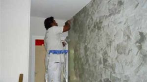 découvrez les prix moyens de l'enduit intérieur au mètre carré pour bien budgétiser vos travaux de rénovation et réussir vos finitions murales.