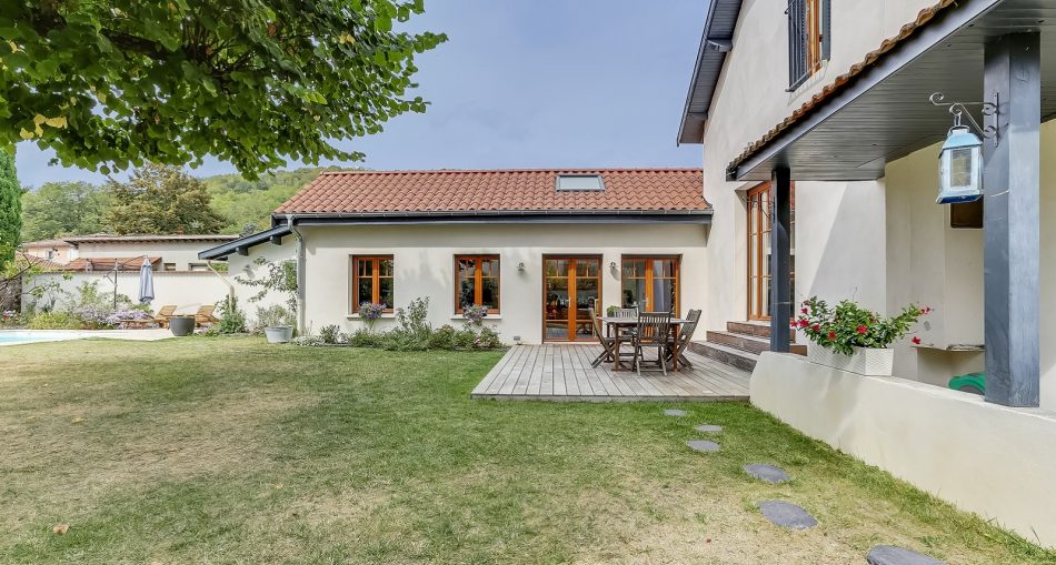 découvrez les tarifs pour une extension de 20 m² : estimation des coûts, matériaux, main-d'œuvre et conseils pour votre projet d'agrandissement.