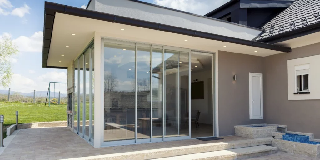 découvrez les prix des extensions de maison pour 2025 et préparez votre projet avec un budget réaliste. guide complet des coûts selon les matériaux et la taille.