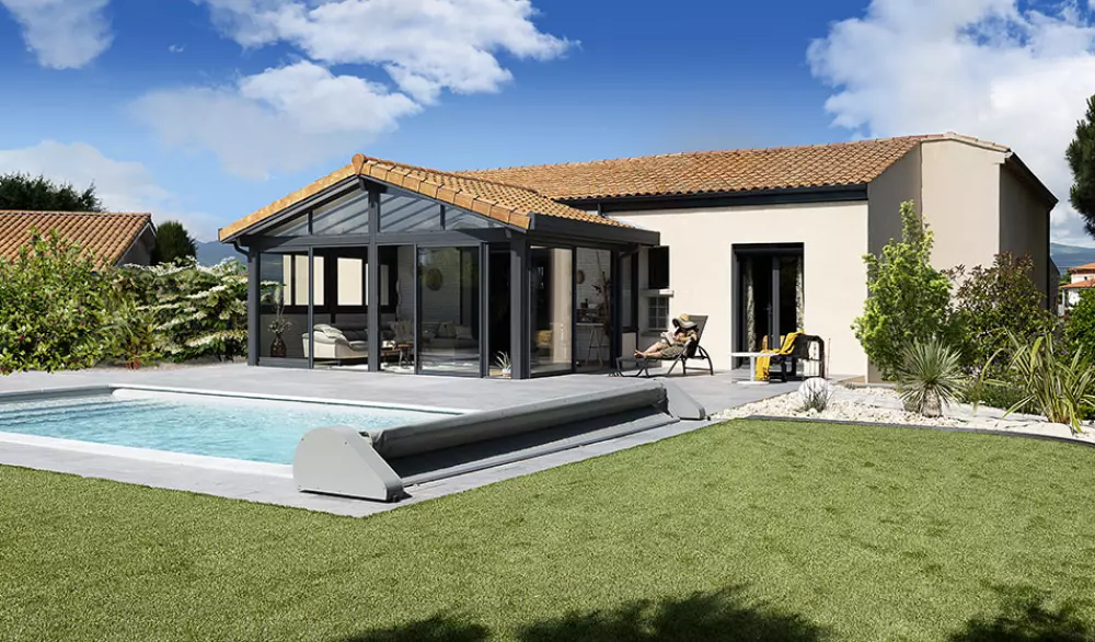 découvrez les tarifs et facteurs influençant le prix d'une extension de maison pour planifier efficacement votre projet d'agrandissement.