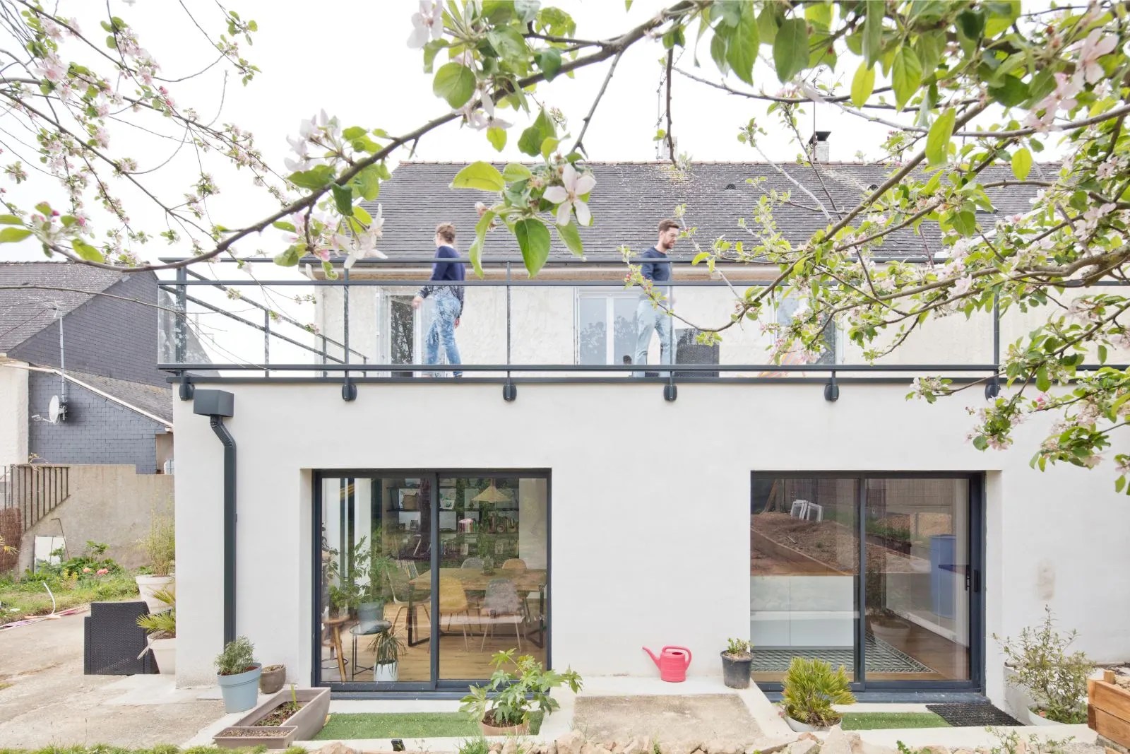 découvrez le prix moyen pour une extension de maison de 50m², incluant les coûts de construction, matériaux et main-d'œuvre, pour bien planifier votre projet d'agrandissement.