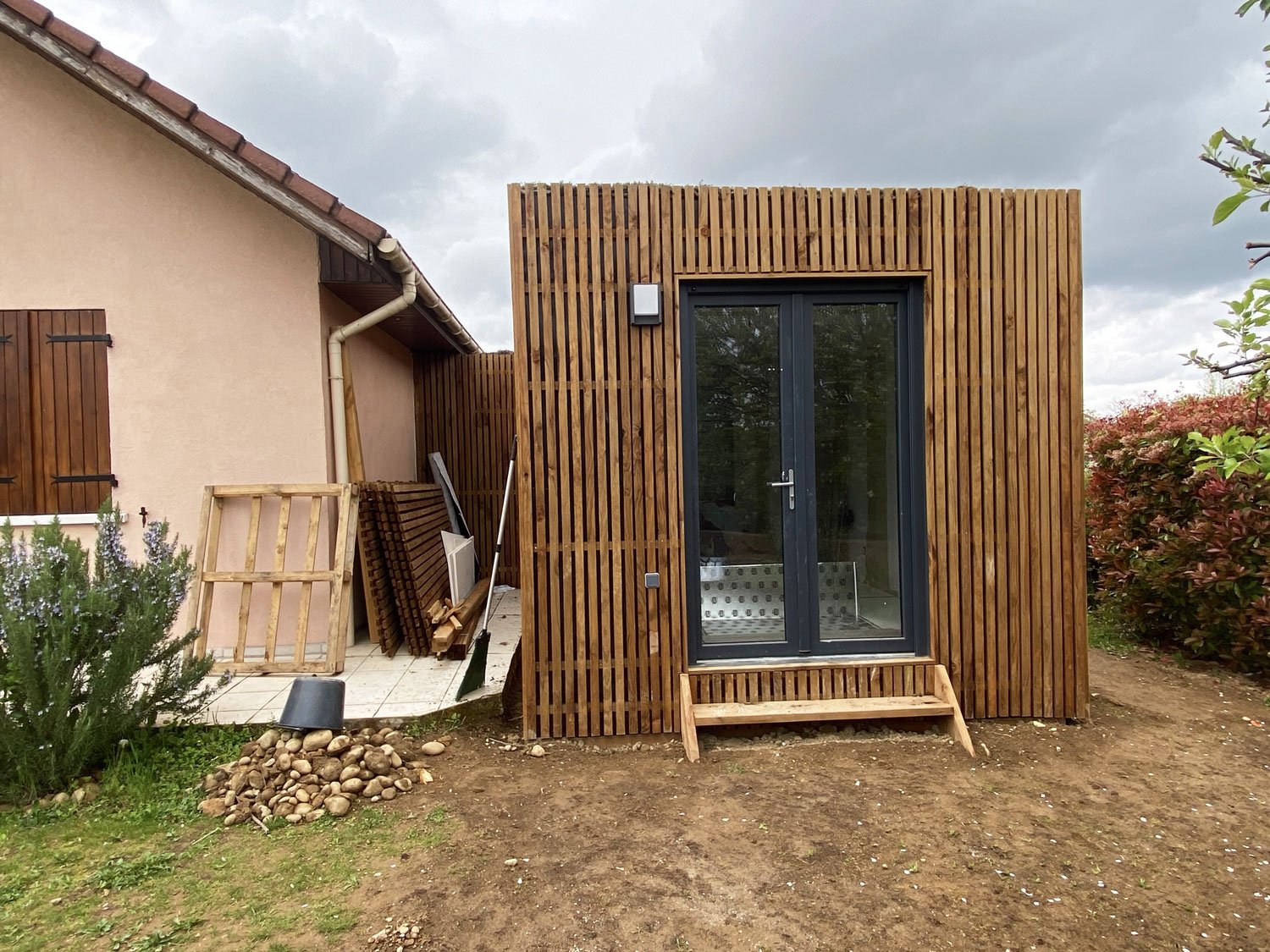 découvrez le prix d'une extension de maison en bois de 30m2 : coûts, avantages et conseils pour réussir votre projet d'agrandissement.